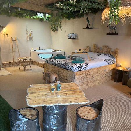 La Jungle De Sissy Bed and Breakfast Saintes-Maries-de-la-Mer Buitenkant foto