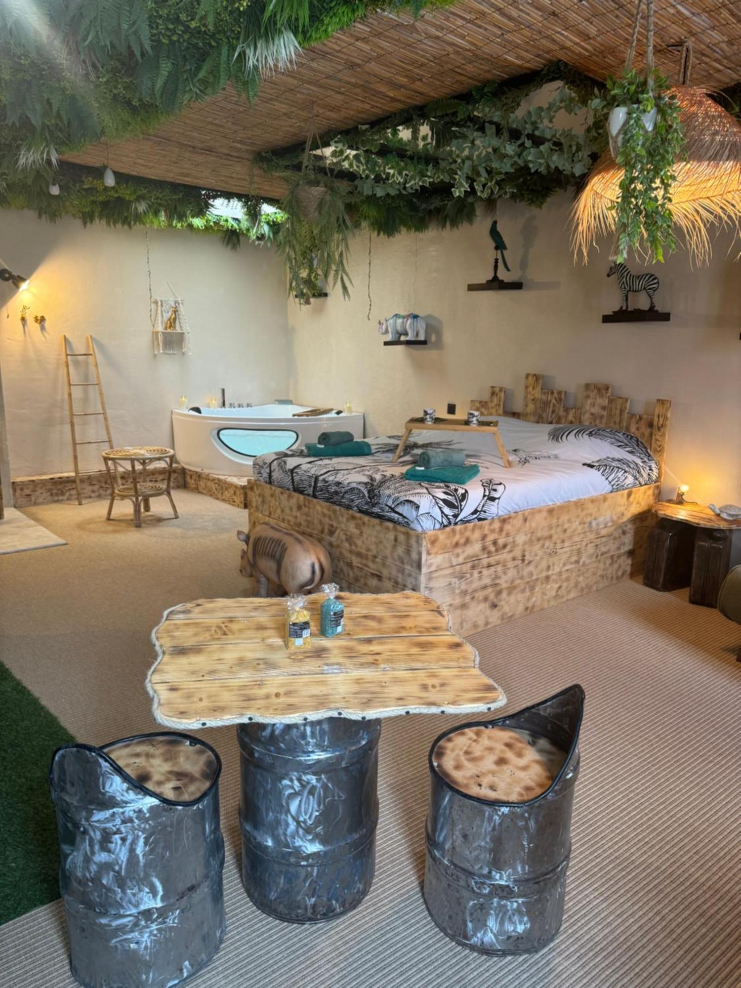 La Jungle De Sissy Bed and Breakfast Saintes-Maries-de-la-Mer Buitenkant foto