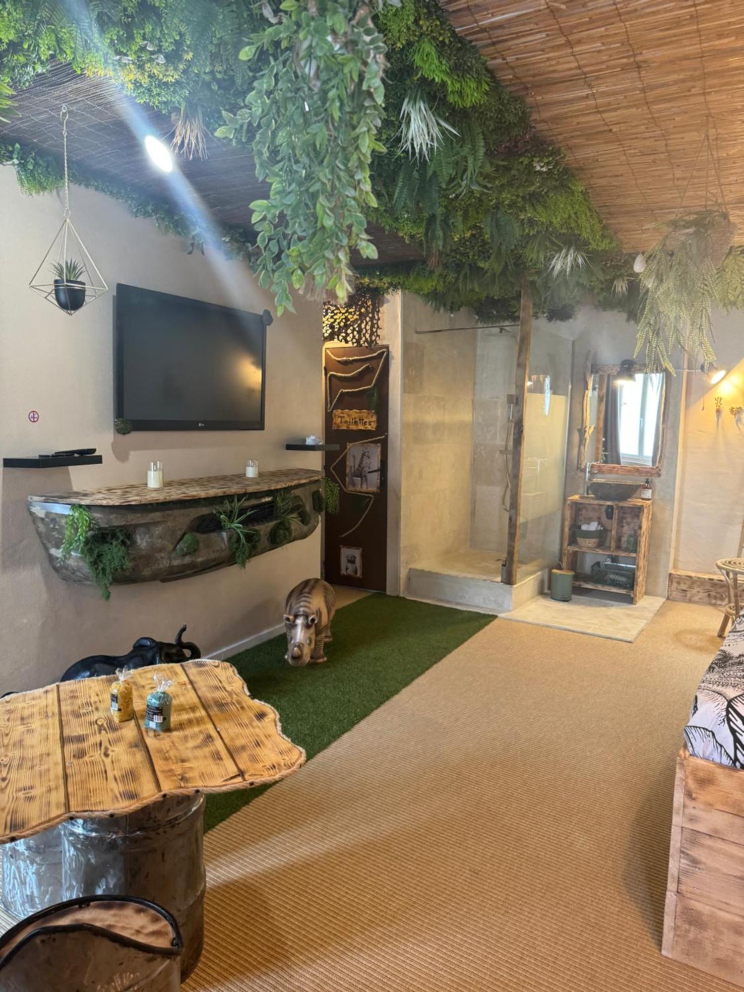 La Jungle De Sissy Bed and Breakfast Saintes-Maries-de-la-Mer Buitenkant foto
